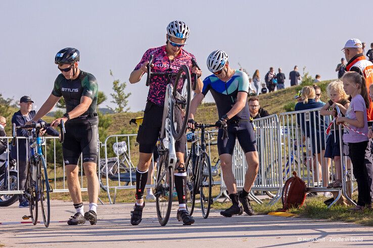 In beeld: Sander Hoogeveen en Tamara Kamp winnen Triathlon Zwolle - Foto: Hans Smit