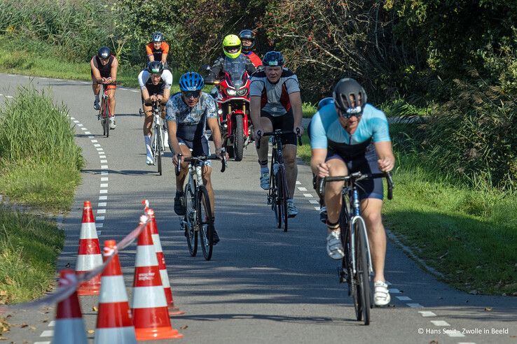 In beeld: Sander Hoogeveen en Tamara Kamp winnen Triathlon Zwolle - Foto: Hans Smit