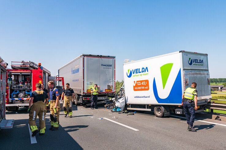 ‘Milde straf’ voor veroorzaker (76) ernstig ongeval op snelweg bij Zwolle - Foto: Peter Denekamp