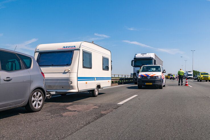 ‘Milde straf’ voor veroorzaker (76) ernstig ongeval op snelweg bij Zwolle - Foto: Peter Denekamp