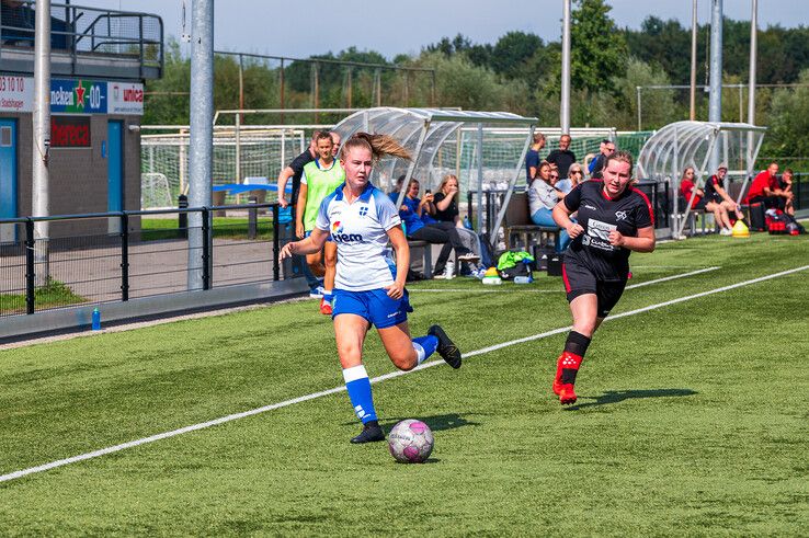 In beeld: ZAC Vrouwen probleemloos langs Go Ahead Kampen - Foto: Peter Denekamp