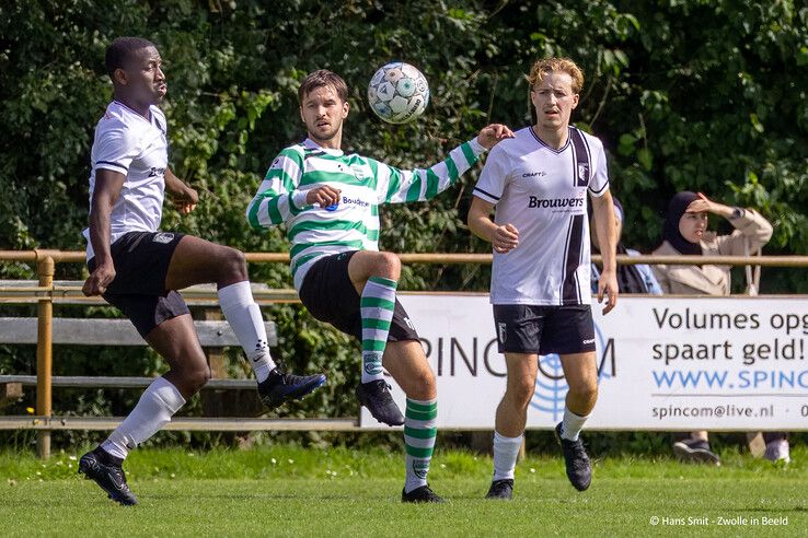 In beeld: Zwolsche Boys delft onderspit tegen Berkum 2 - Foto: Hans Smit