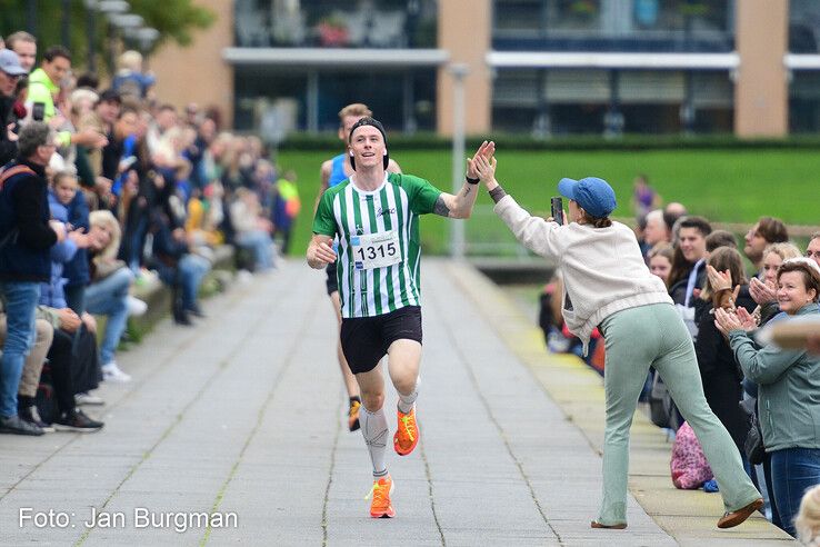 Wilbert Jansen wint de 5 kilometer - Foto: Jan Burgman