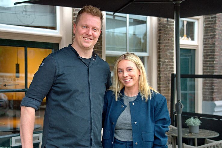 Lars Aukema en Lisa Stam voor hun restaurant Affect. - Foto: Bob Koning