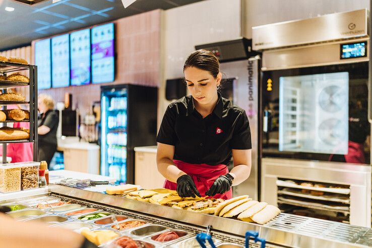 Nieuwe en vernieuwde winkels openen hun deuren in Kamper binnenstad - Foto: Emiro Smolders