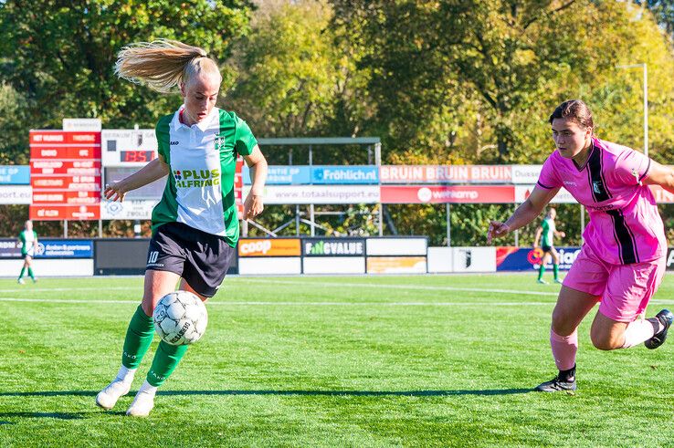 In beeld: Berkum Vrouwen verslaat klasse hoger spelend Gramsbergen in de strijd om de beker - Foto: Peter Denekamp