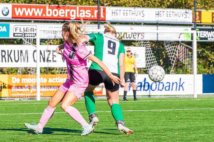 In beeld: Berkum Vrouwen verslaat klasse hoger spelend Gramsbergen in de strijd om de beker - Foto: Peter Denekamp