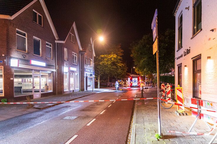 In beeld: Brand en flink gaslek in pizzeria in Assendorp - Foto: Peter Denekamp