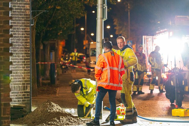 In beeld: Brand en flink gaslek in pizzeria in Assendorp - Foto: Peter Denekamp