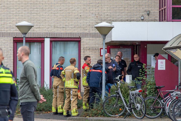 Vogelnest zorgt voor brandlucht in AZC Zwolle - Foto: Ruben Meinten