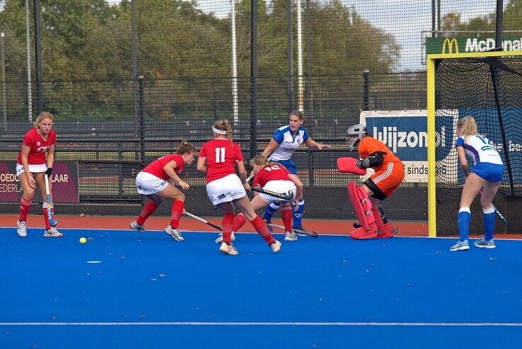 In beeld: HC Zwolle pakt winst tegen hekkensluiter Noordwijk - Foto: Bob Koning