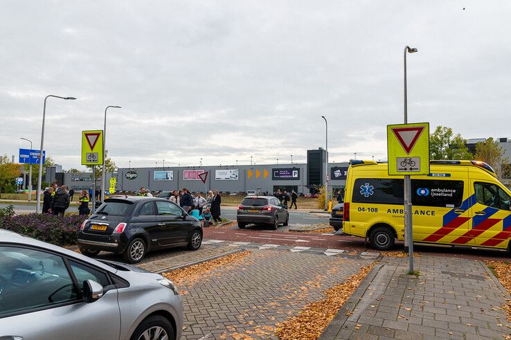 Het ongeluk gebeurde ter hoogte van het Stadionplein. - Foto: Peter Denekamp