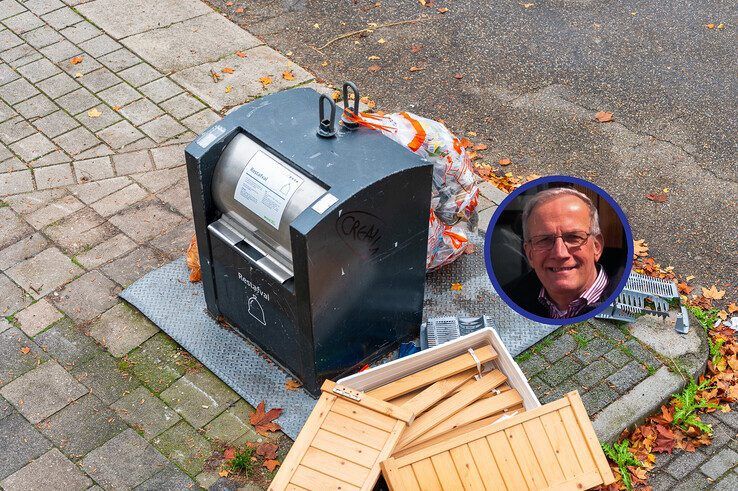 We zien in Zwolle ook steeds vaker zaken naast de ondergrondse containers staan. - Foto: Peter Denekamp