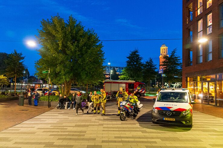 Albert Heijn op Katwolderplein tijdelijk ontruimd - Foto: Peter Denekamp