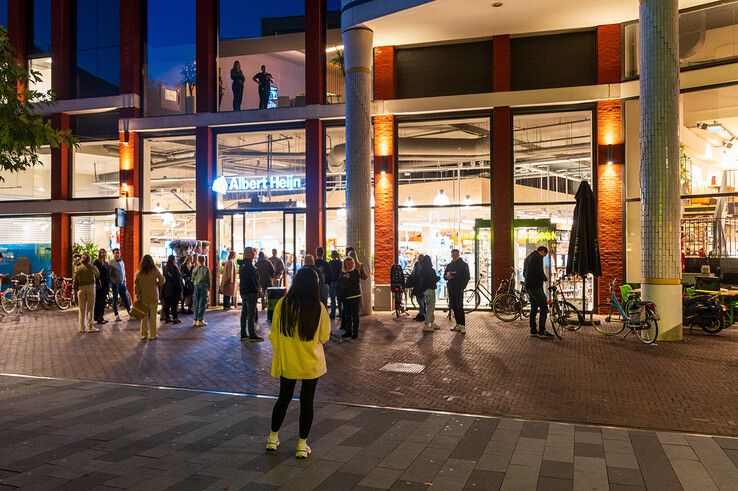 Albert Heijn op Katwolderplein tijdelijk ontruimd - Foto: Peter Denekamp