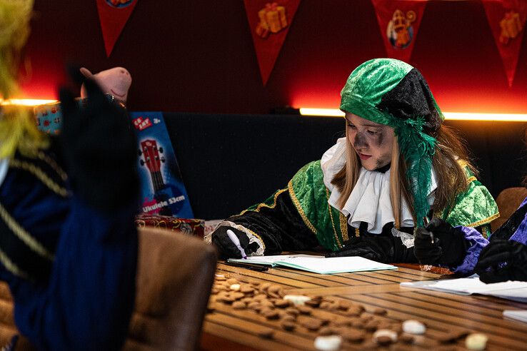 Sinterklaas op weg naar Kampen, opnames Sinterklaasjournaal gestart - Foto: Levi Weijmer