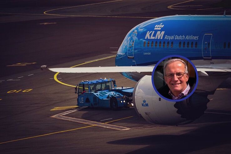 Minister Barry Madlener hoopt dat hij volgend jaar het vliegveld voor vakantievluchten kan openen. - Foto: Peter Denekamp