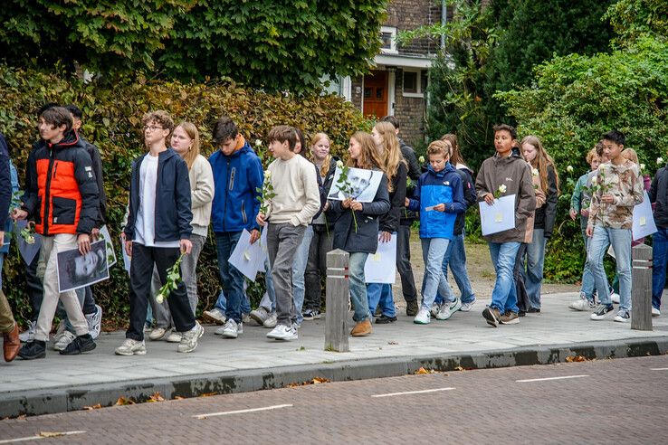 In beeld: Eerste grote deportatie Zwolse Joden herdacht - Foto: Obbe Bakker