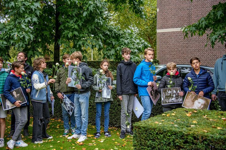 In beeld: Eerste grote deportatie Zwolse Joden herdacht - Foto: Obbe Bakker