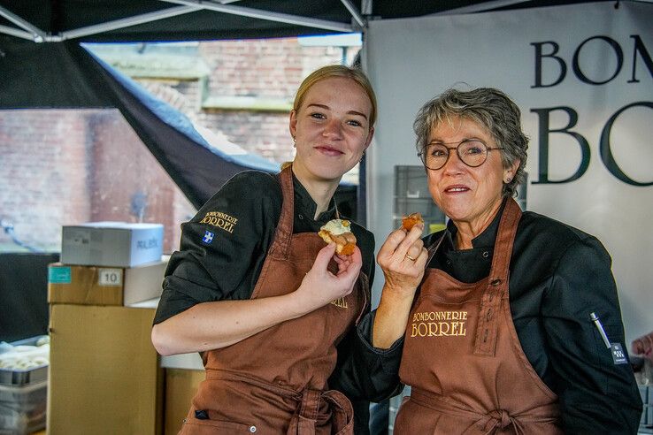 In beeld: Van chocoladekapsels tot choco-nagellak, van kunst met cacao tot bonbons in chocoladeparadijs Hattem - Foto: Obbe Bakker