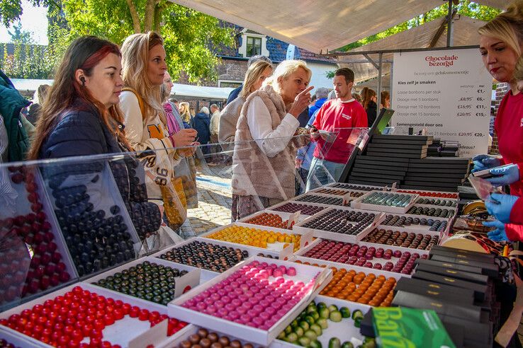 In beeld: Van chocoladekapsels tot choco-nagellak, van kunst met cacao tot bonbons in chocoladeparadijs Hattem - Foto: Obbe Bakker