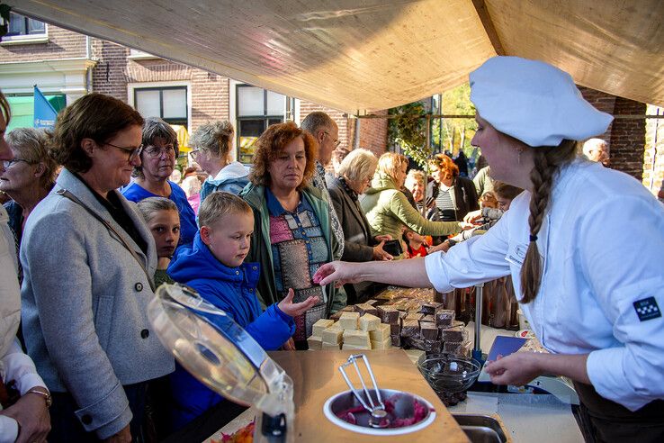 In beeld: Van chocoladekapsels tot choco-nagellak, van kunst met cacao tot bonbons in chocoladeparadijs Hattem - Foto: Obbe Bakker