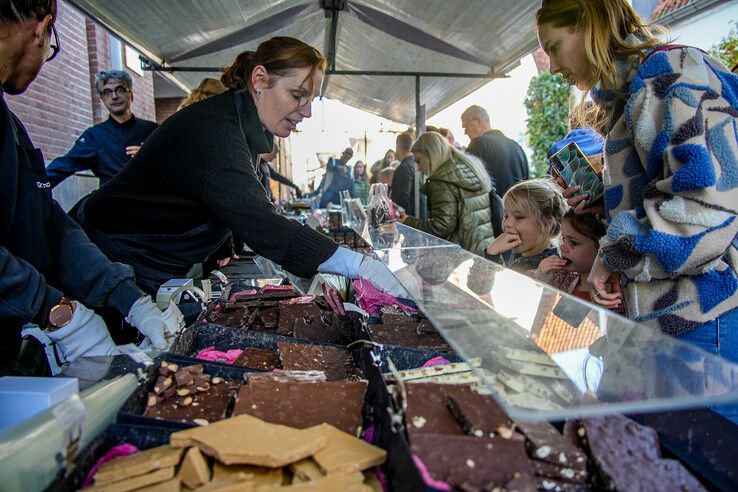 In beeld: Van chocoladekapsels tot choco-nagellak, van kunst met cacao tot bonbons in chocoladeparadijs Hattem - Foto: Obbe Bakker