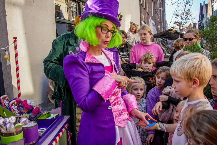 In beeld: Van chocoladekapsels tot choco-nagellak, van kunst met cacao tot bonbons in chocoladeparadijs Hattem - Foto: Obbe Bakker