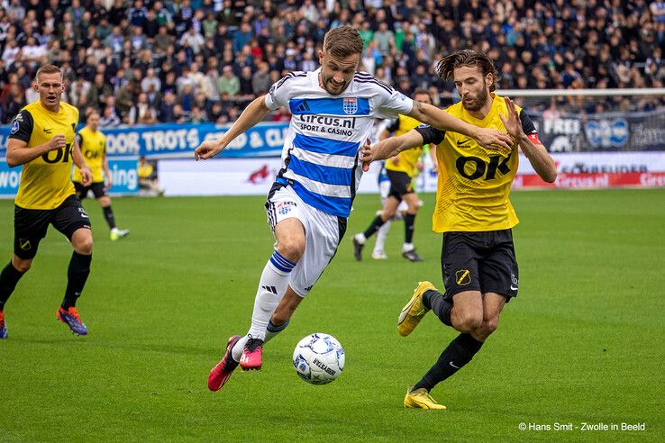 In beeld: PEC Zwolle lijdt nederlaag op eigen veld tegen NAC Breda - Foto: Hans Smit