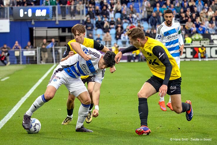 In beeld: PEC Zwolle lijdt nederlaag op eigen veld tegen NAC Breda - Foto: Hans Smit