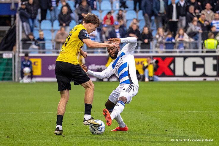 In beeld: PEC Zwolle lijdt nederlaag op eigen veld tegen NAC Breda - Foto: Hans Smit