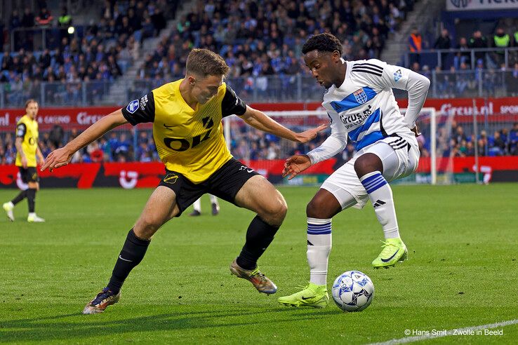 In beeld: PEC Zwolle lijdt nederlaag op eigen veld tegen NAC Breda - Foto: Hans Smit