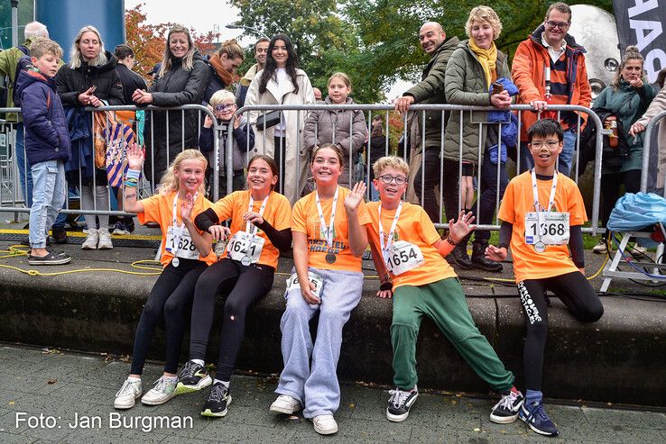 In beeld: BB-loper Tim den Besten wint Stadshagenrun - Foto: Jan Burgman