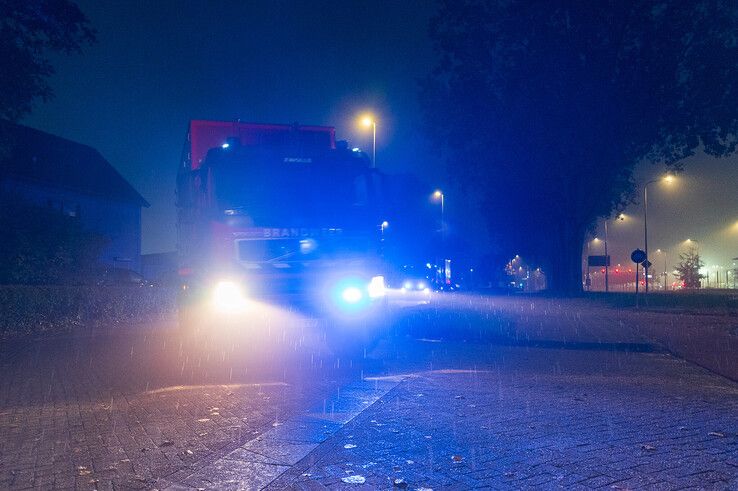 Specialistisch brandweerteam uit Zwolle op weg naar explosie in woning in Meppel - Foto: Peter Denekamp