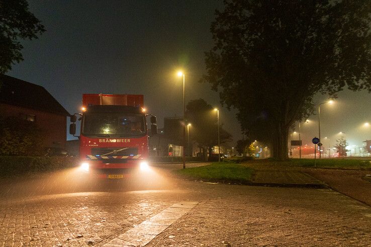 Specialistisch brandweerteam uit Zwolle op weg naar explosie in woning in Meppel - Foto: Peter Denekamp