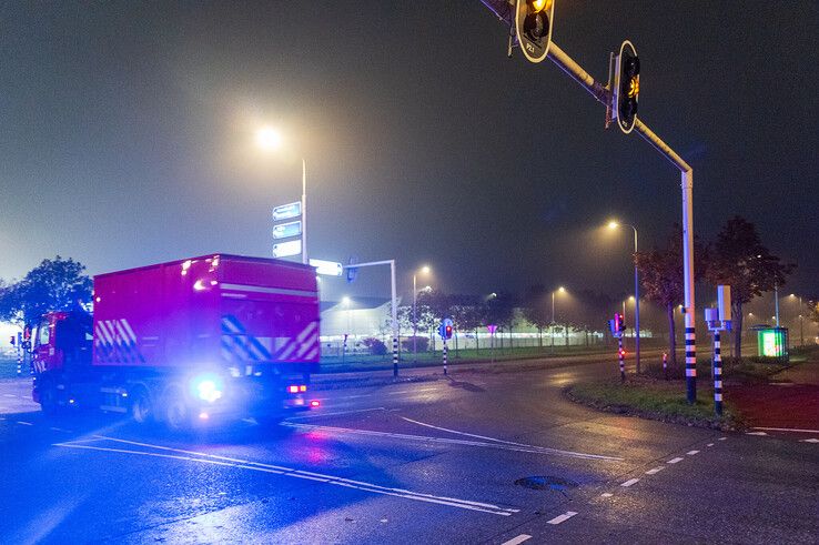 Specialistisch brandweerteam uit Zwolle op weg naar explosie in woning in Meppel - Foto: Peter Denekamp