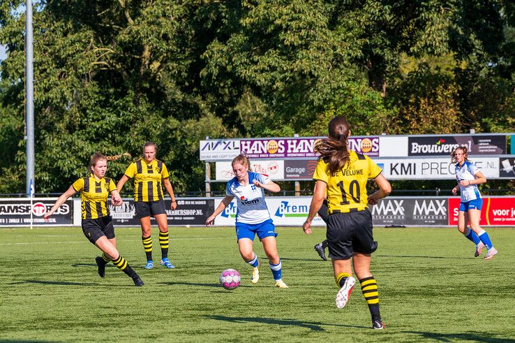 In beeld: ZAC Vrouwen doet wat mannen nalaten… punten pakken - Foto: Peter Denekamp