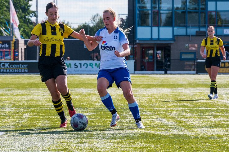 In beeld: ZAC Vrouwen doet wat mannen nalaten… punten pakken - Foto: Peter Denekamp