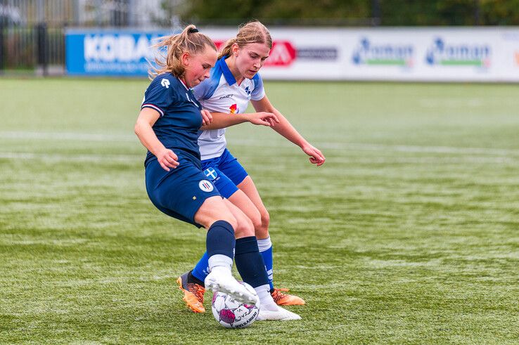 In beeld: ZAC Vrouwen maakt korte metten met SV Parkhout - Foto: Peter Denekamp