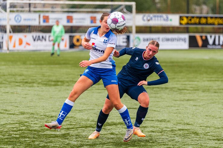 In beeld: ZAC Vrouwen maakt korte metten met SV Parkhout - Foto: Peter Denekamp