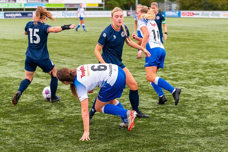 In beeld: ZAC Vrouwen maakt korte metten met SV Parkhout - Foto: Peter Denekamp