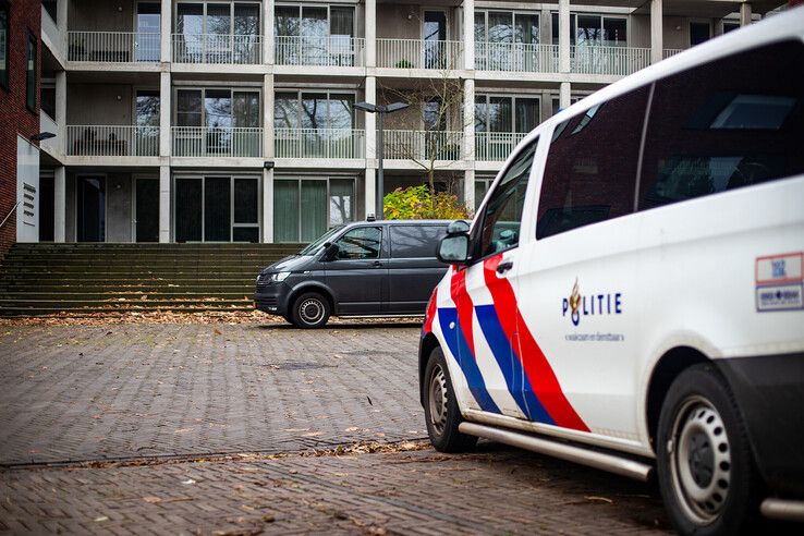 In een appartement aan het Wipstrikpark werd het eerste lichaam gevonden. - Foto: Hugo Janssen