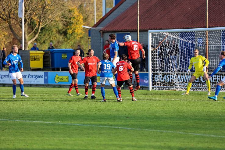 In beeld: WVF speelt gelijk tegen Achilles 1894 - Foto: Henri Zuidberg