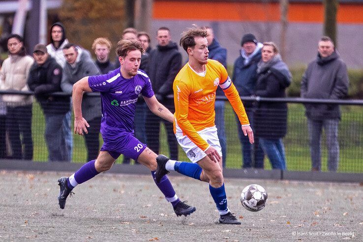 In beeld: Doelpunten en rode kaarten bij stadsderby Dieze West – CSV ’28 - Foto: Hans Smit