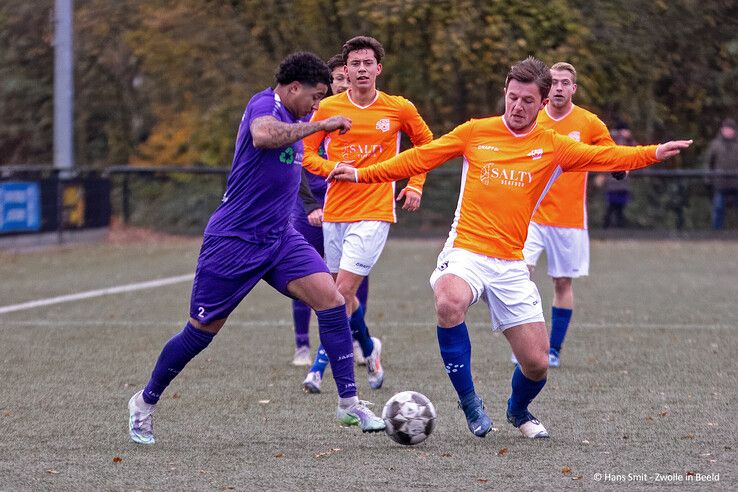 In beeld: Doelpunten en rode kaarten bij stadsderby Dieze West – CSV ’28 - Foto: Hans Smit