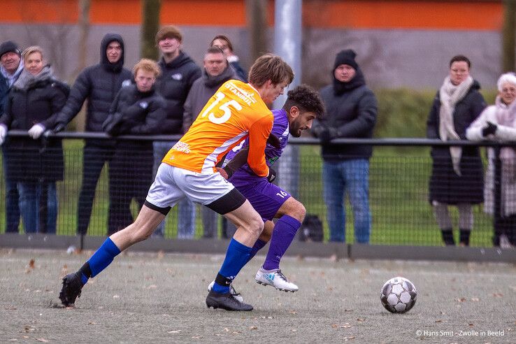 In beeld: Doelpunten en rode kaarten bij stadsderby Dieze West – CSV ’28 - Foto: Hans Smit