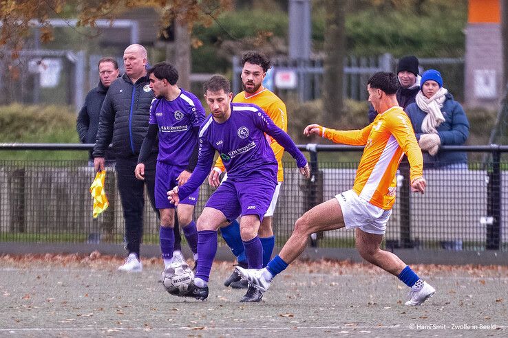 In beeld: Doelpunten en rode kaarten bij stadsderby Dieze West – CSV ’28 - Foto: Hans Smit