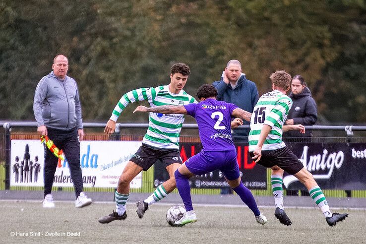 In beeld: Dieze West verliest derby van Zwolsche Boys - Foto: Hans Smit