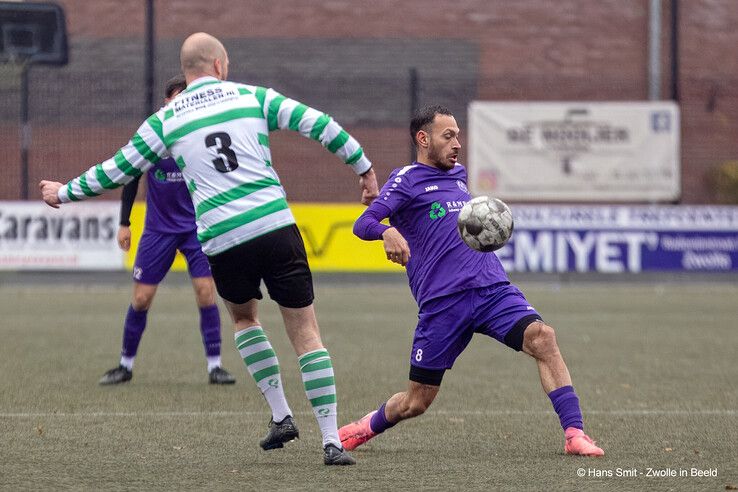 In beeld: Dieze West verliest derby van Zwolsche Boys - Foto: Hans Smit