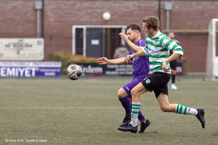 In beeld: Dieze West verliest derby van Zwolsche Boys - Foto: Hans Smit